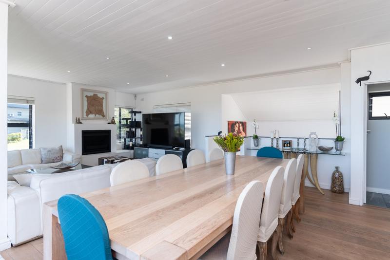 7 Bedroom Property for Sale in San Michel Western Cape
